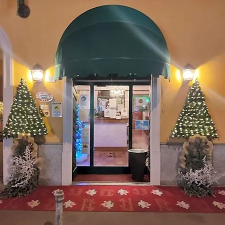 Отель Al Corso 3*